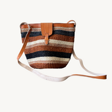 Load image into Gallery viewer, Medium Brown Purse
